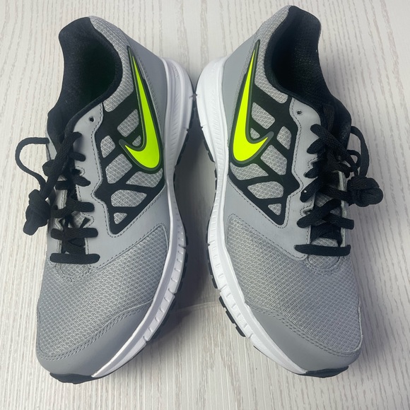 Nike Downshifter Sneakers in Grey, Volt & Black Men Sz 7 - Picture 6 of 12